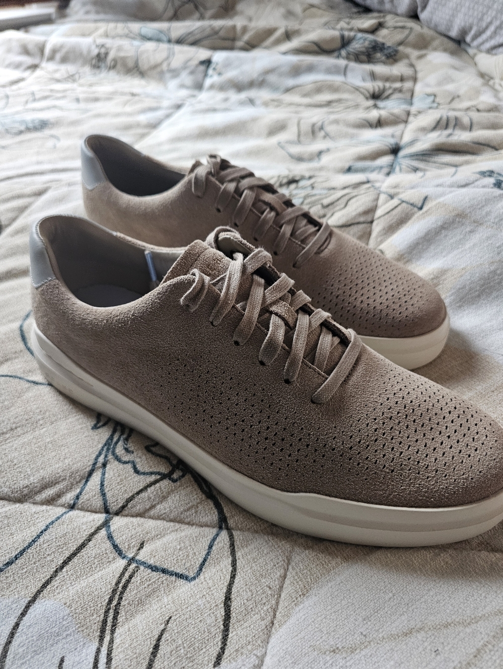 Men's 11 Cole Haan Suede Sneakers in Light Tan - Picture 5 of 10